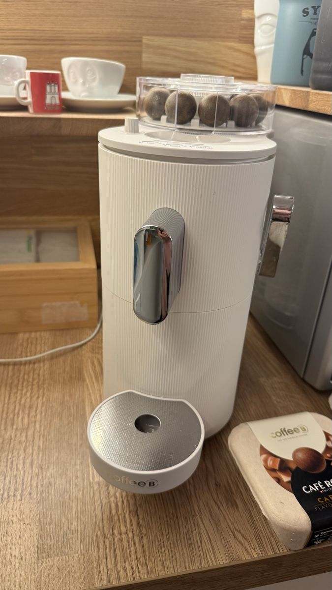 Coffee B Macchine per caffè & Macchine per espresso: Coffeeb Kaffeemaschine Neuwertig – Usato da Steg im Tösstal venduto da Beckerbande 1