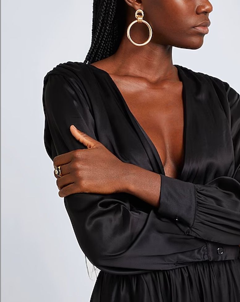 Kleider: New Satin Dress M – Neu (gemäss Beschreibung) aus Altendorf von Ro 7