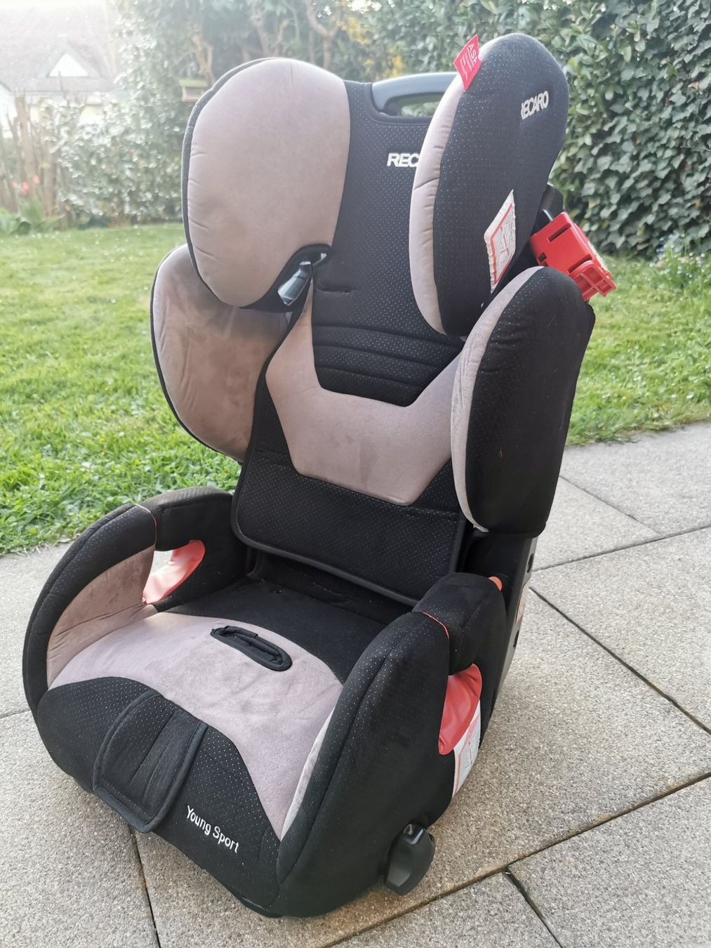 Recaro Auto-Kindersitze: Recaro Young Sport Auto Kindersitz – Gebraucht aus Uster von raffaele738 2