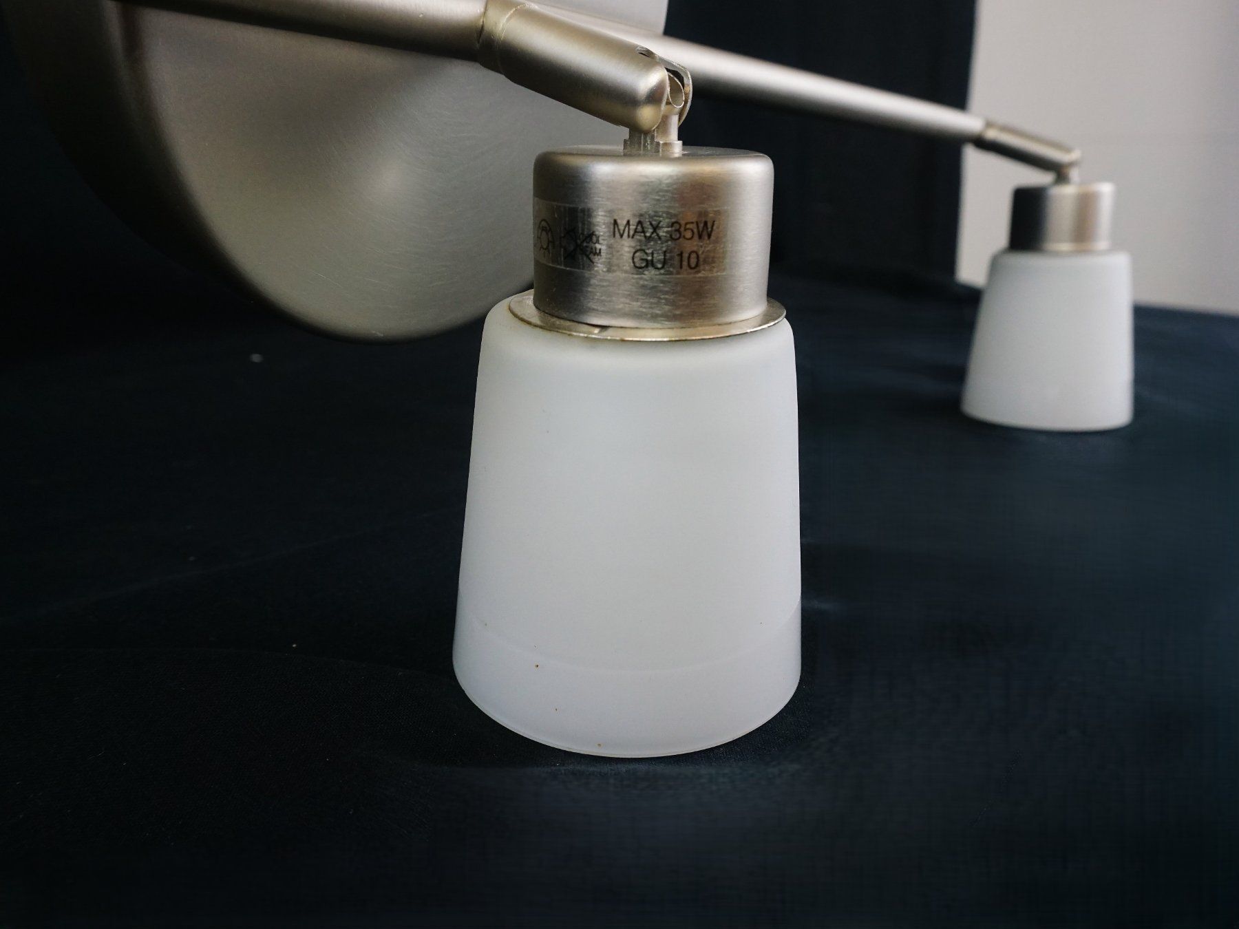 Ikea Lustres & lampes de plafonds: Verstellbare Deckenspotlampe - IKEA BASISK – D'occasion à Pratteln par Restwert_Pratteln 4