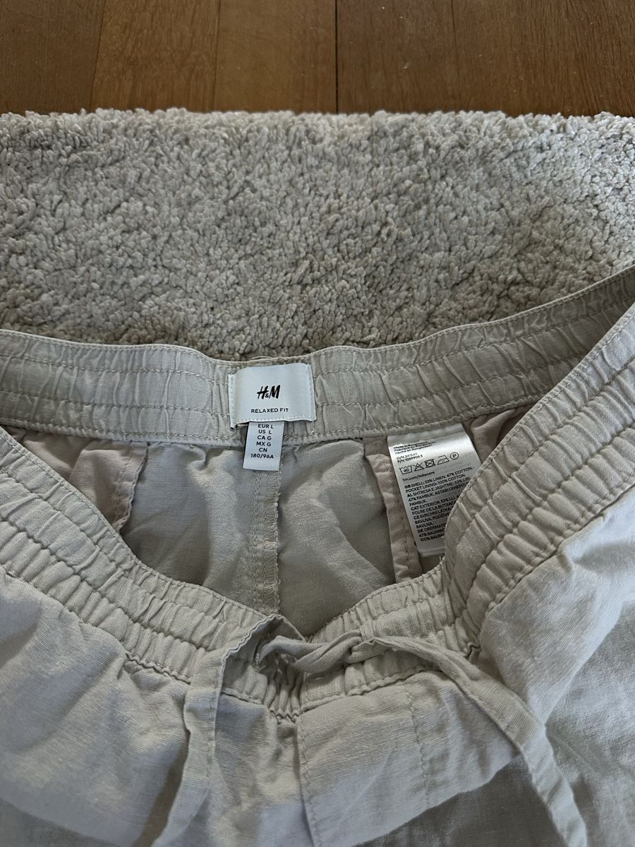 H&M Pantalons: Leinenshorts H&M Gr. L – D'occasion à Basel par Oloir 1