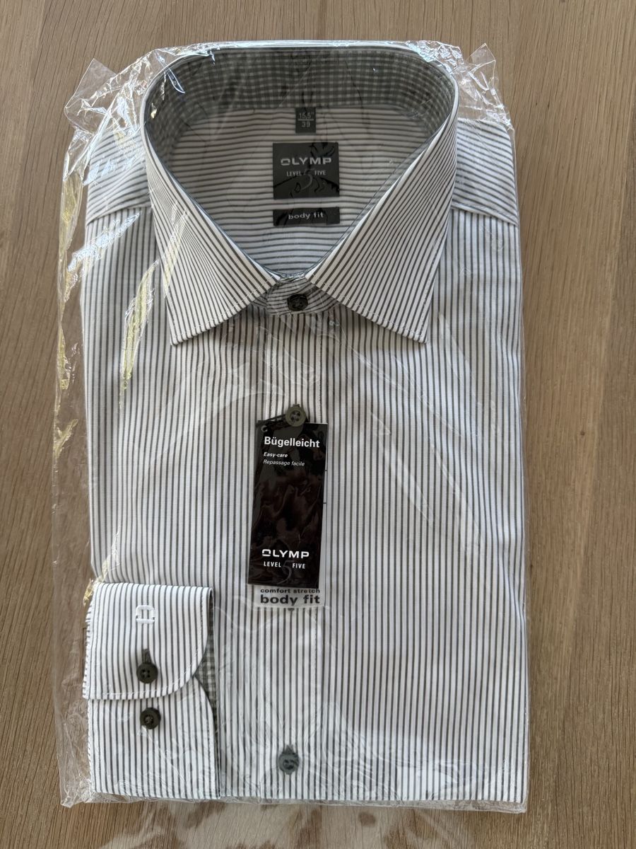 Camicie: Olymp Hemd Body Fit Grösse 39 M neu – Nuovo e nell'imballaggio originale da Oberhofen TG venduto da Solano84