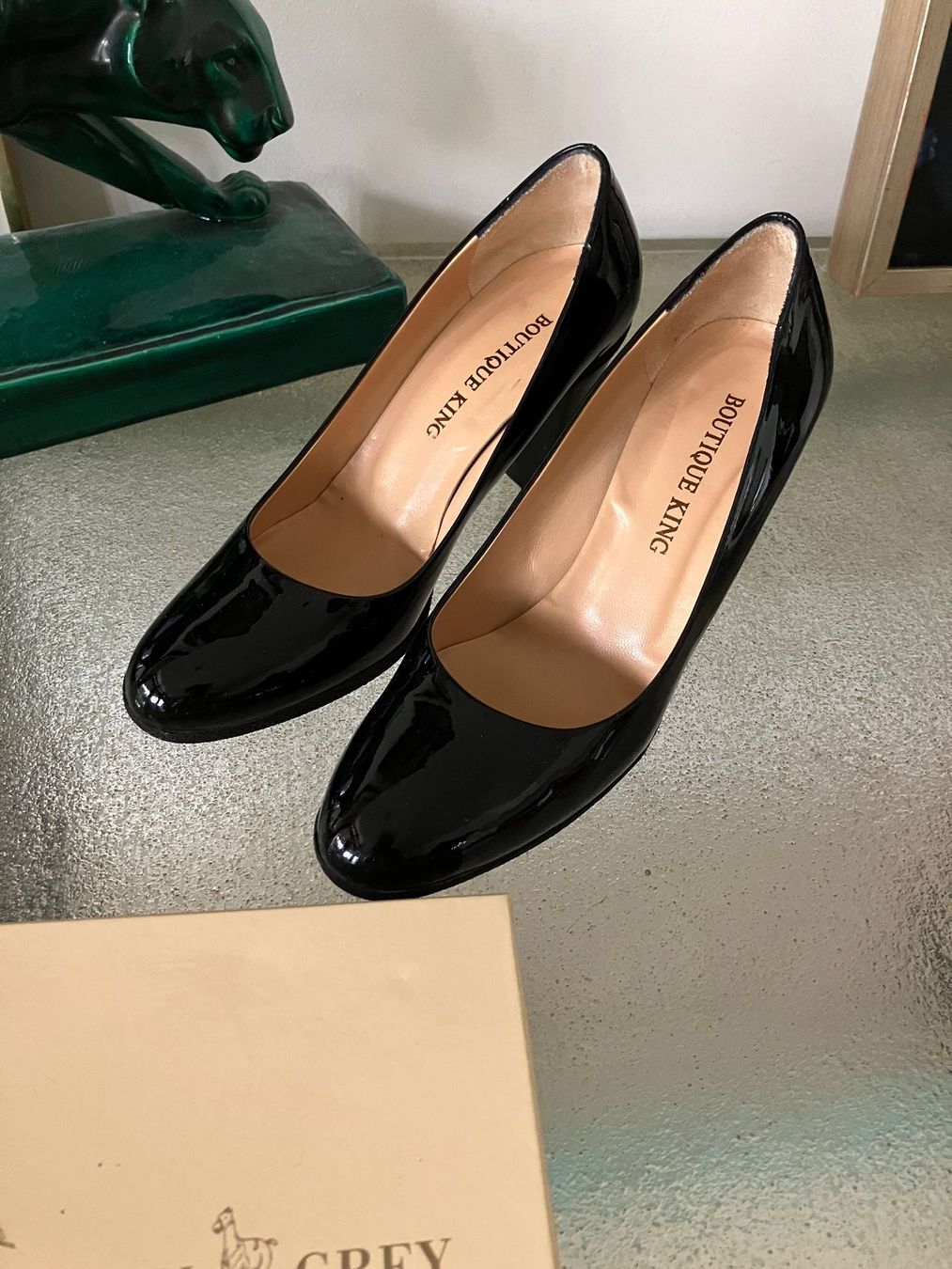 Scarpe da donna: Eleganti pumps vernice nera 39 – Usato da Rancate venduto da FiorAngela011