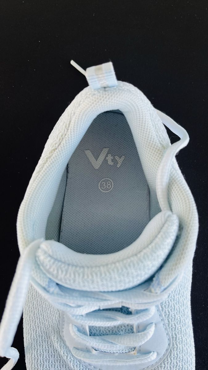 Dosenbach Scarpe da donna: Sneaker VTy , hellblau, Grösse 38, Frühling! – Usato da Merenschwand venduto da katerchen01 4