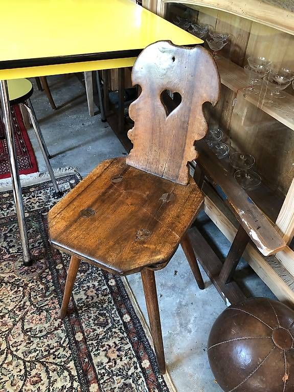 Sedie: Stabelle antik Nussbaum Holz massiv stabil  – Usato da Malters venduto da WerkstattBurch