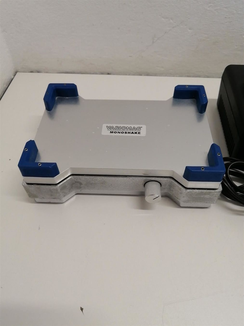 Accessori da laboratorio: H+P Variomag Monoshake mit Microplate – Usato da Niederdorf venduto da LeptonAG_Labor 1