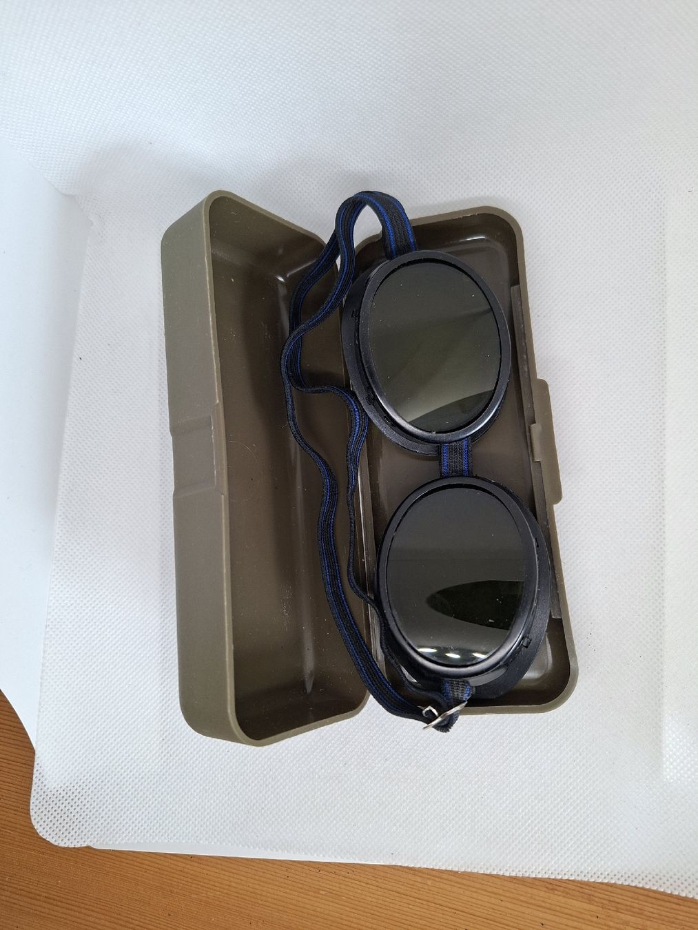 Occhiali & Lenti: Gletscherbrille v. Schweizer Armee – Usato da Ipsach venduto da jpbo 2