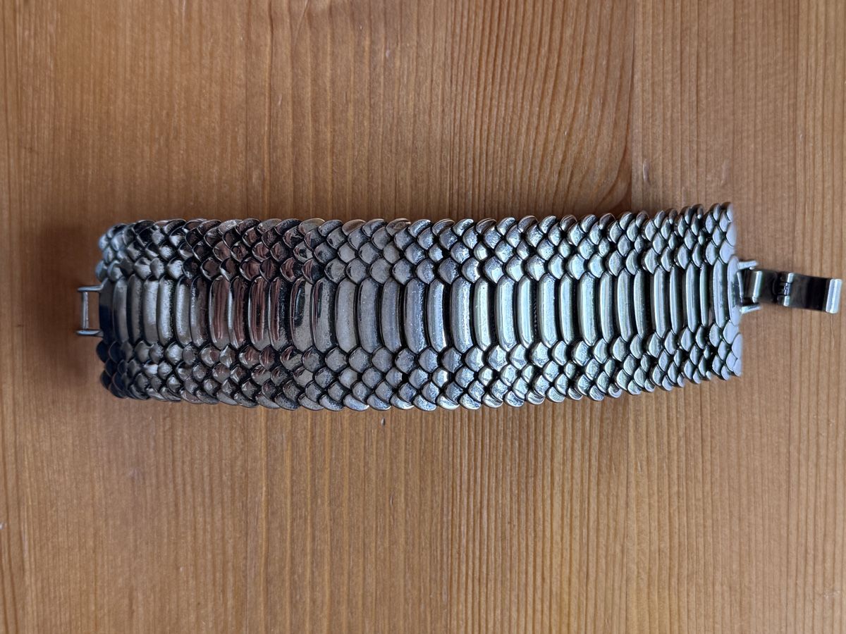 Bracciali & Braccialetti: Allsaints Silver Tone Snake Scale Cuff Bracelet – Nuovo (secondo la descrizione) da Winterthur venduto da ksu_md2k 2
