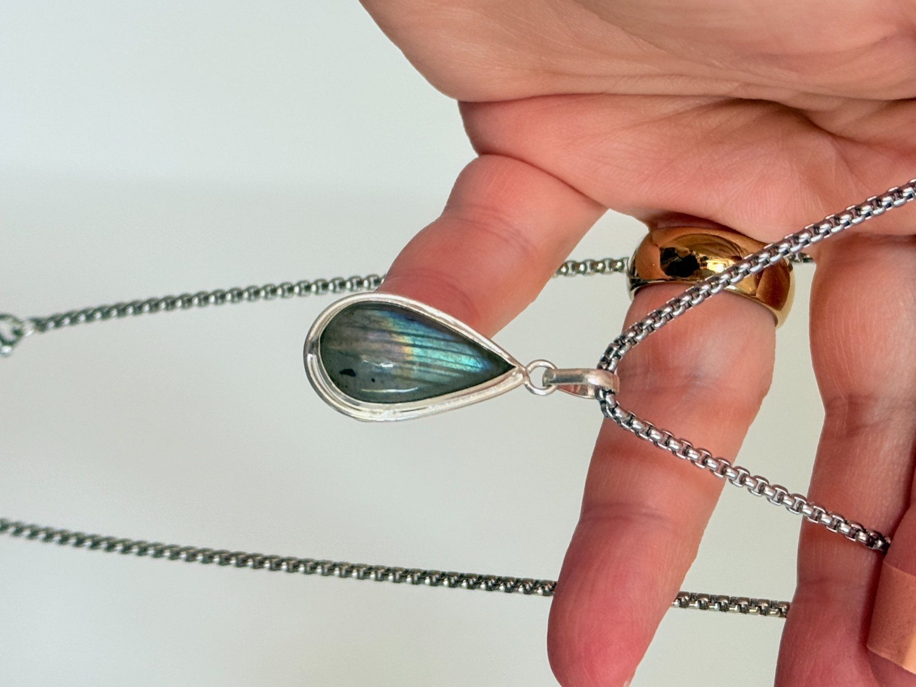 Catenine: Collier avec pendentif larme en labradorite – Nuovo e nell'imballaggio originale da Genève venduto da AWWA 2