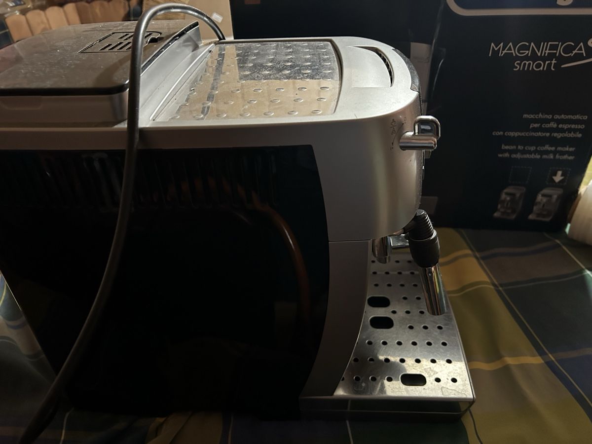 De'Longhi Macchine per caffè & Macchine per espresso: DeLonghi Magnifica Smart à réparer ECAM250.31.SB – Difettoso da Bellevue venduto da mz_GVA 3