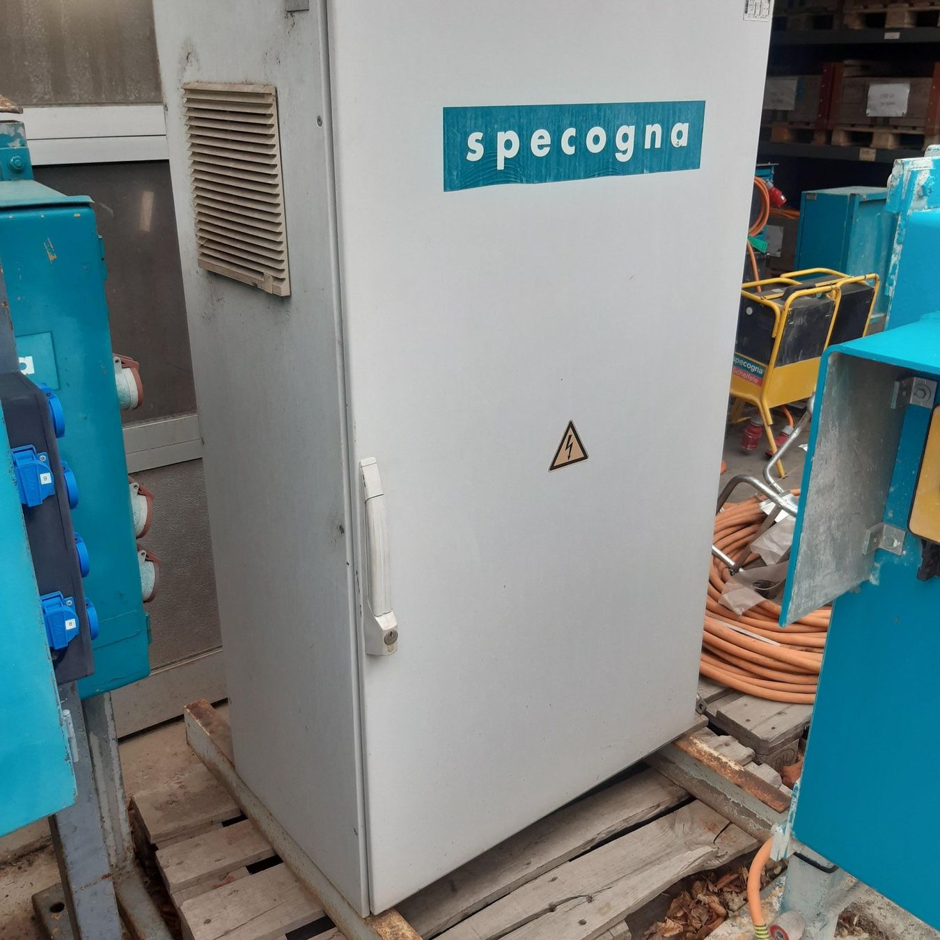 Componenti elettronici: 3-Phasentrenntransformator – Usato da Oberglatt ZH venduto da Werkhof_Oberglatt 1