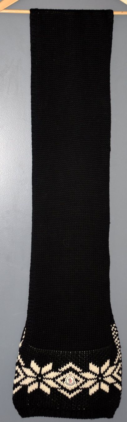 Moncler Foulard & Sciarpe: Moncler Schal / écharpe 225 x 35 cm – Usato da Collonges venduto da Auganien 4