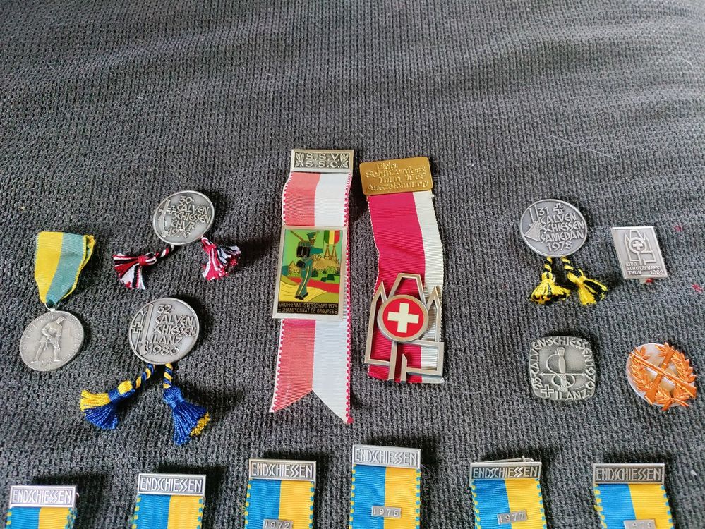 Medaillen: Sammlung CH Schützenmedaillen & Abzeichen vintage – Gebraucht aus Fideris von VonRiva86 2