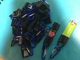 200 attache-briquet avec mousqueton (sans briquet)
