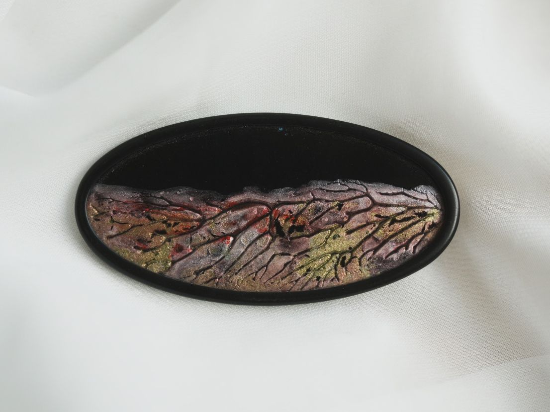 Spille & Fermagli: Vintage Brosche oval schwarz Emaille abstrakt – Usato da Volketswil venduto da HeredisAntiques