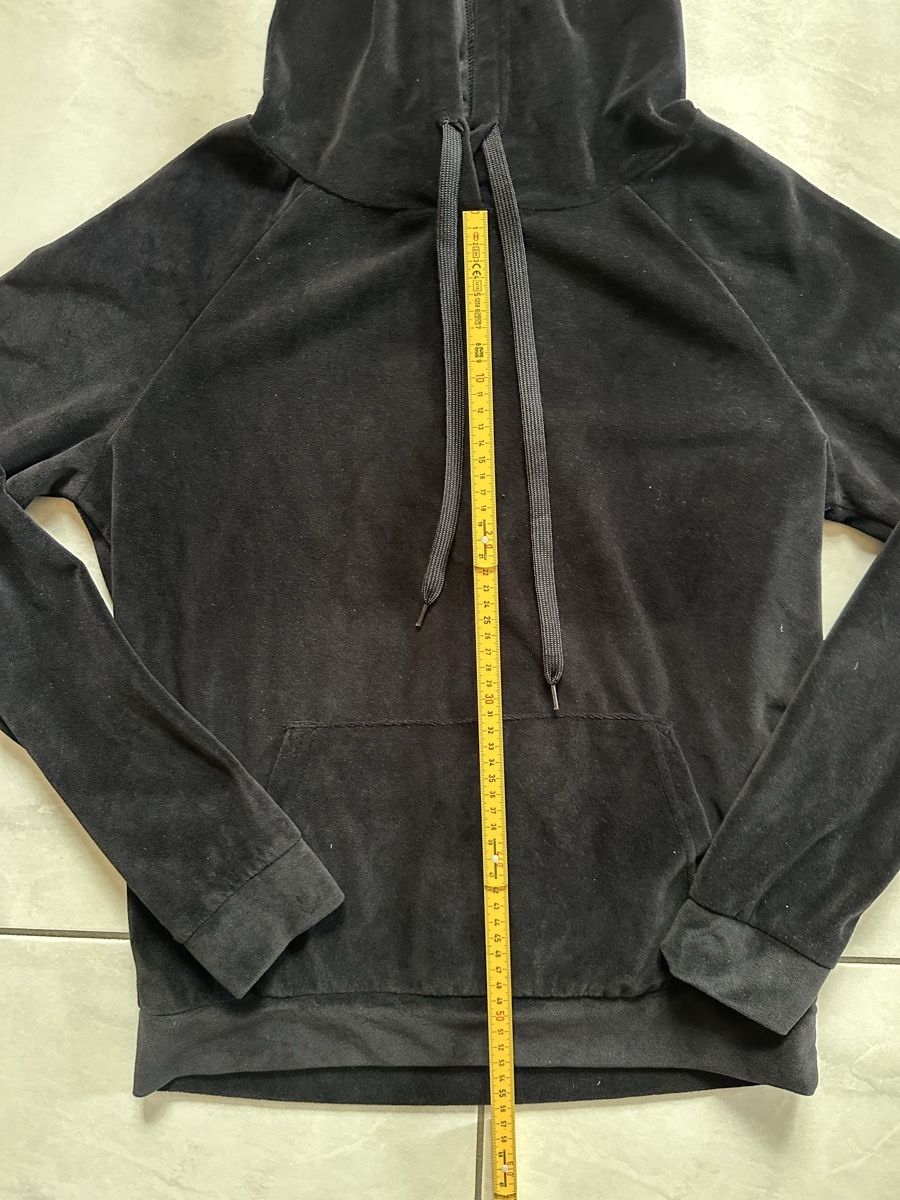 Pullover & Sweatshirts: Kapuzenpullover Samt Schwarz, guter Zustand – Gebraucht aus Hergiswil NW von kaufe_at_kaufmann 3