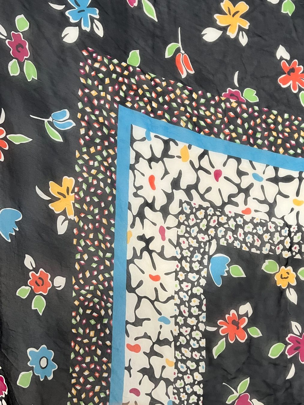 Fendi Foulard & Sciarpe: FENDI foulard – Usato da Winterthur venduto da L.K.I. 1