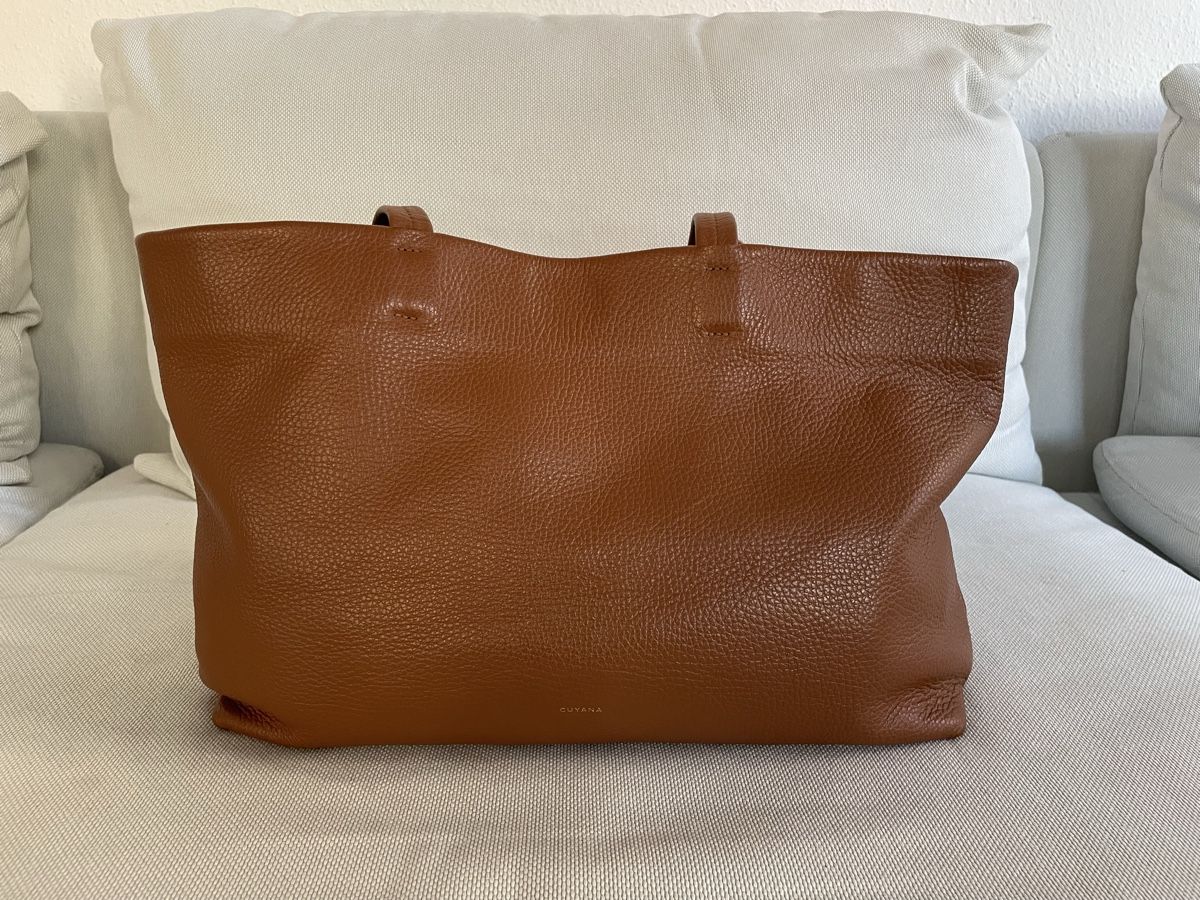 Sacs femmes: Cuyana Easy Tote Small – D'occasion à Basel par was_llf7