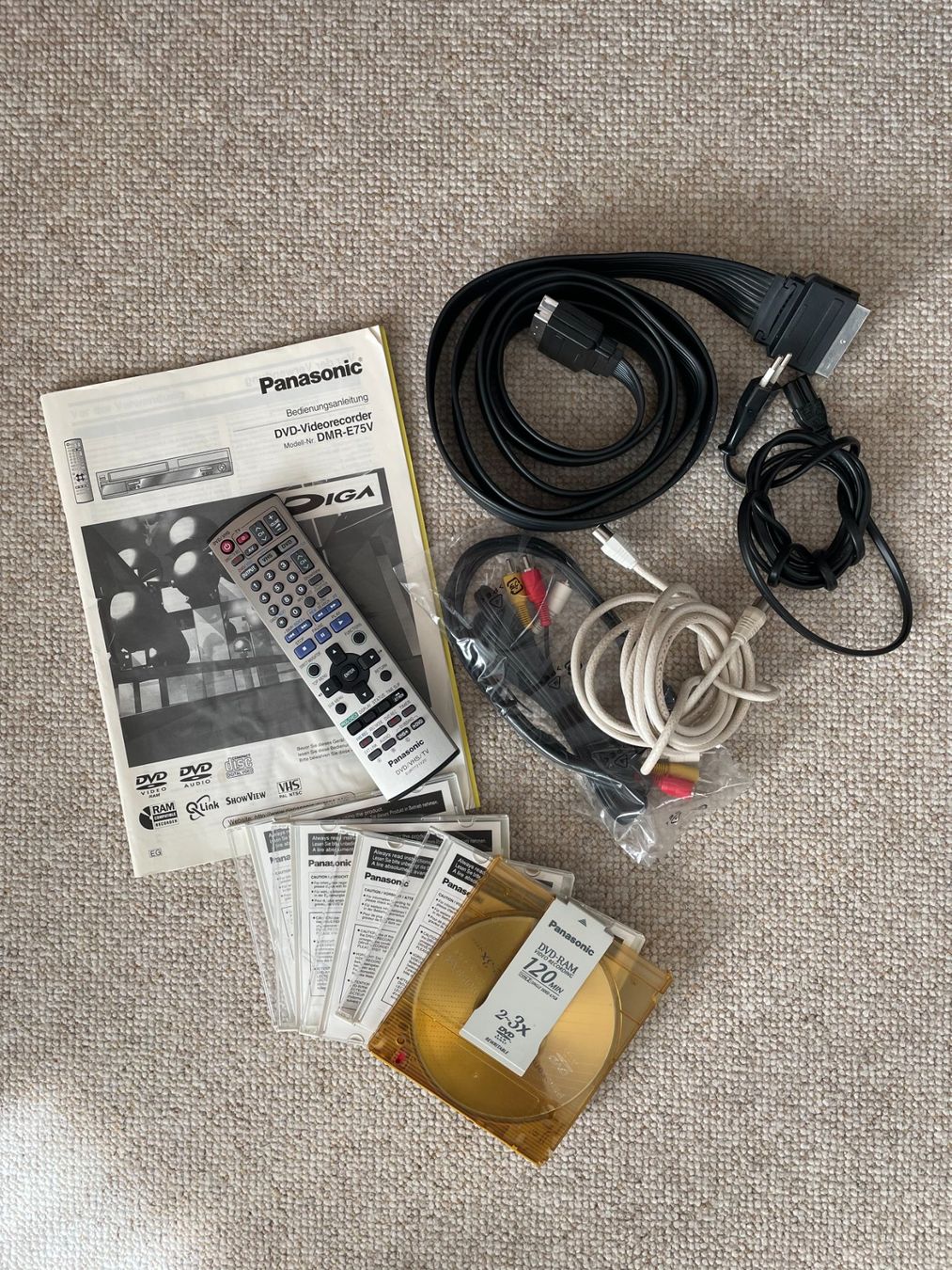 Panasonic Sistemi audio & multimediali: Panasonic DVD-Videorecorder DMR-E75V – Usato da Rümlang venduto da Boehneli7 2