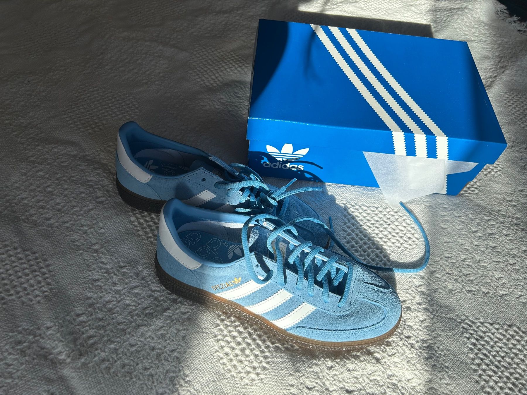 Adidas Scarpe da donna: Baskets Adidas Spezial bleu clair neuves – Nuovo e nell'imballaggio originale da Lausanne venduto da dia_2dtc