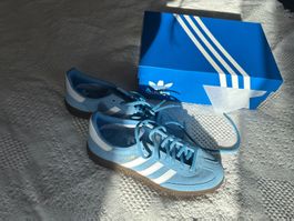 Baskets Adidas Spezial bleu clair neuves
