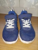 Turnschuhe Grösse 30, blau, neuwertig!