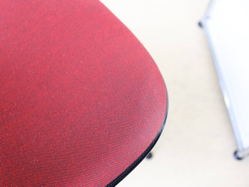 Vitra Sedie: Vitra Stühle von Eames im Set – Usato da Meinisberg venduto da atelier_TILIJA 8