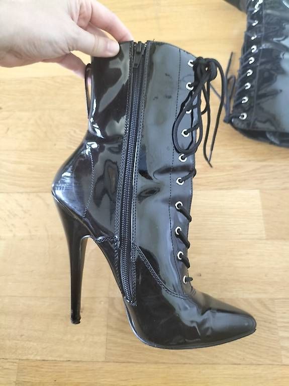 Scarpe da donna: Bottines Pleaser noir en cuir verni – Usato da Vevey venduto da fra_fs8w 1