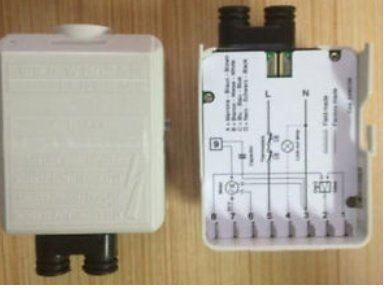 Componenti elettronici: Ölfeuerungsautomat RIELLO 530SE – Usato da Castiel venduto da mc_technik_brocki