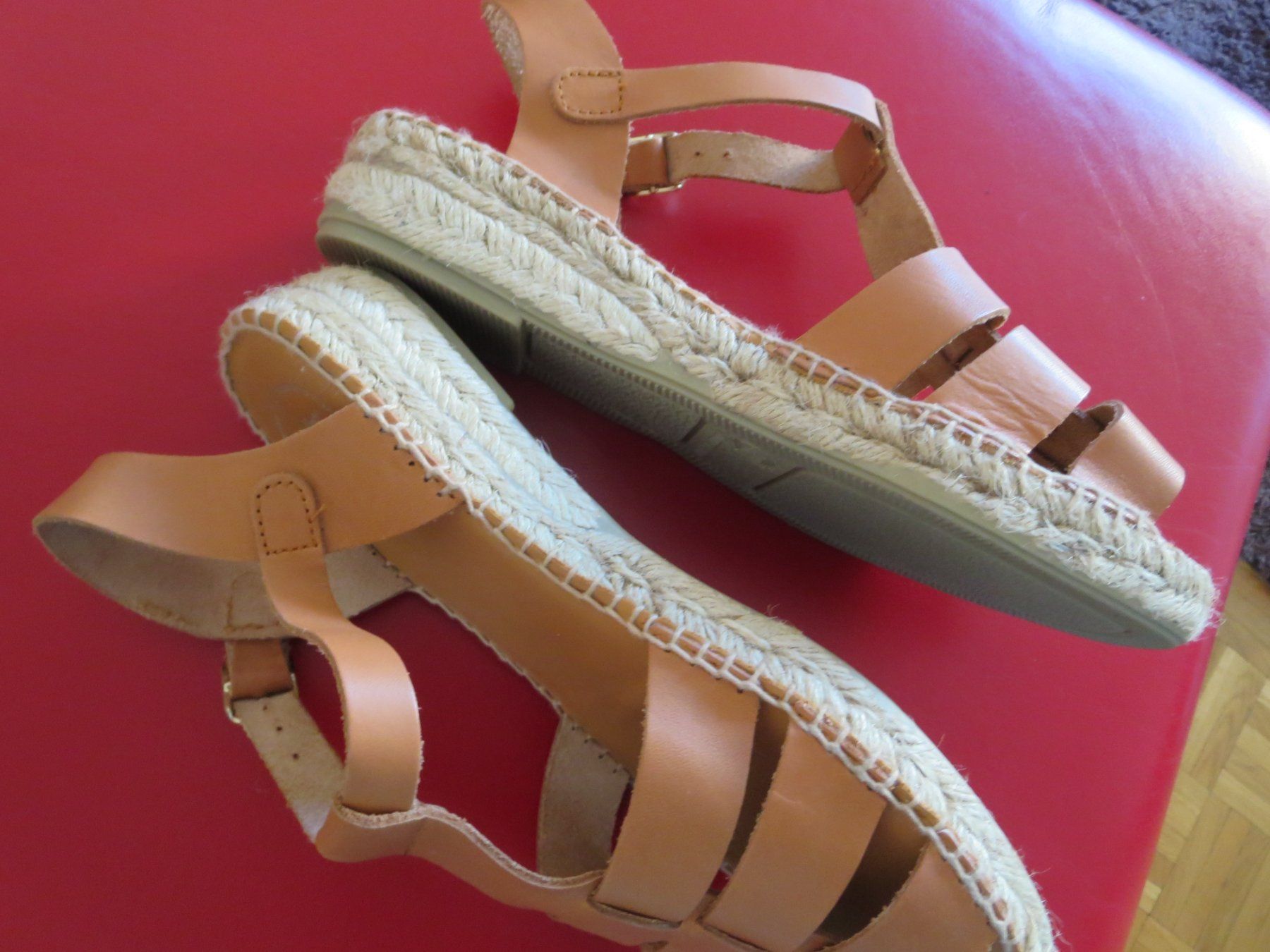 Scarpe da donna: Damen Leder Sandalen /Gr. 39 1/2 – Usato da Wallisellen venduto da Arvenstube 2