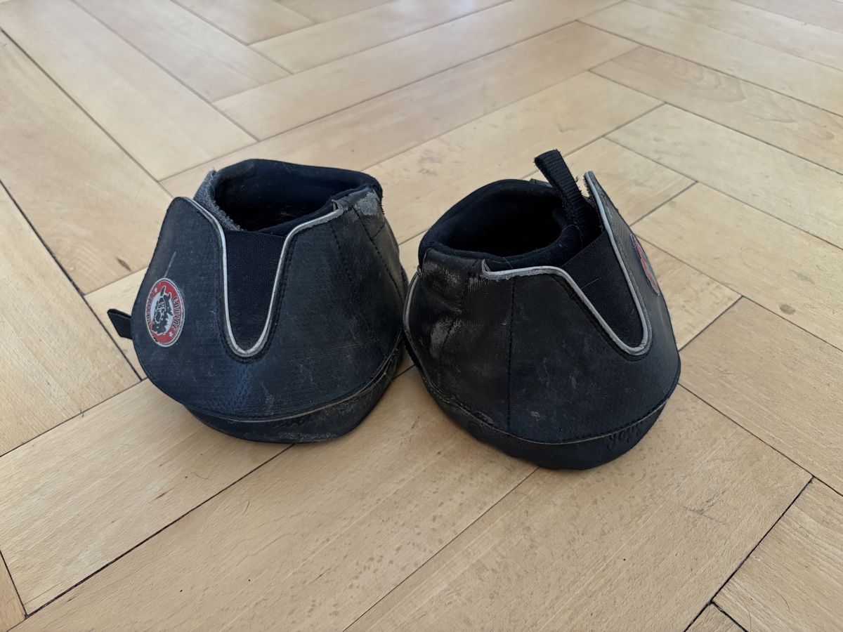 Hufschuhe: Hufschuhe Jogging Shoe Grösse 14 – Gebraucht aus Olten von lizla