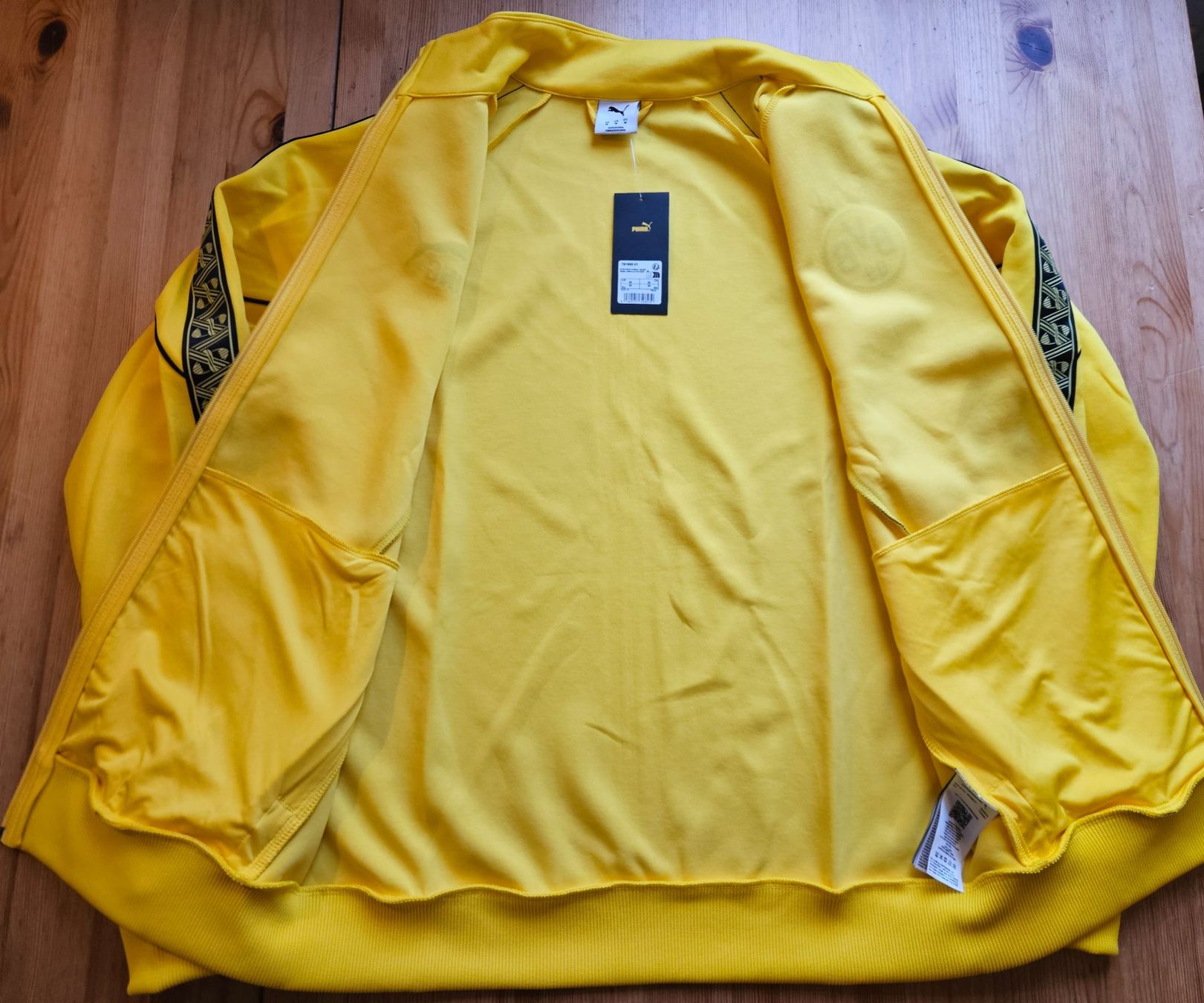 Puma Leibchen & Hosen: Borussia Dortmund Jacke NEU Puma Grösse M BVB – Neu (gemäss Beschreibung) aus Hägglingen von United-Village-Trade 3