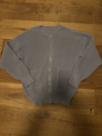 Graue Strickjacke mit Reissverschluss, Grösse M
