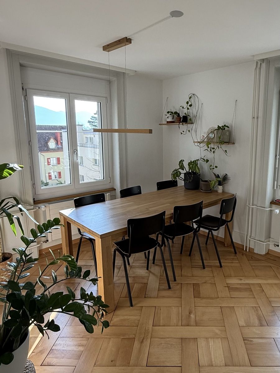 Tables: Massiver Esstisch aus Eiche – D'occasion à Luzern par Schnuersenkel