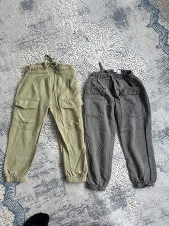 2 Kargo Hosen locker Mädchen 4-5 110 Zara und Panco