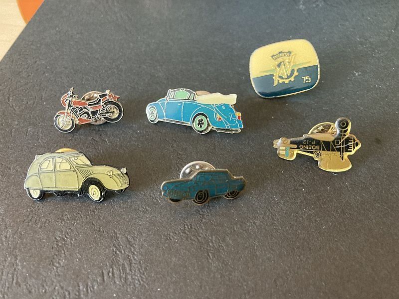 Pin's a tema auto / moto, anni '80 (Gebraucht) in Airolo für CHF 6.8 ...