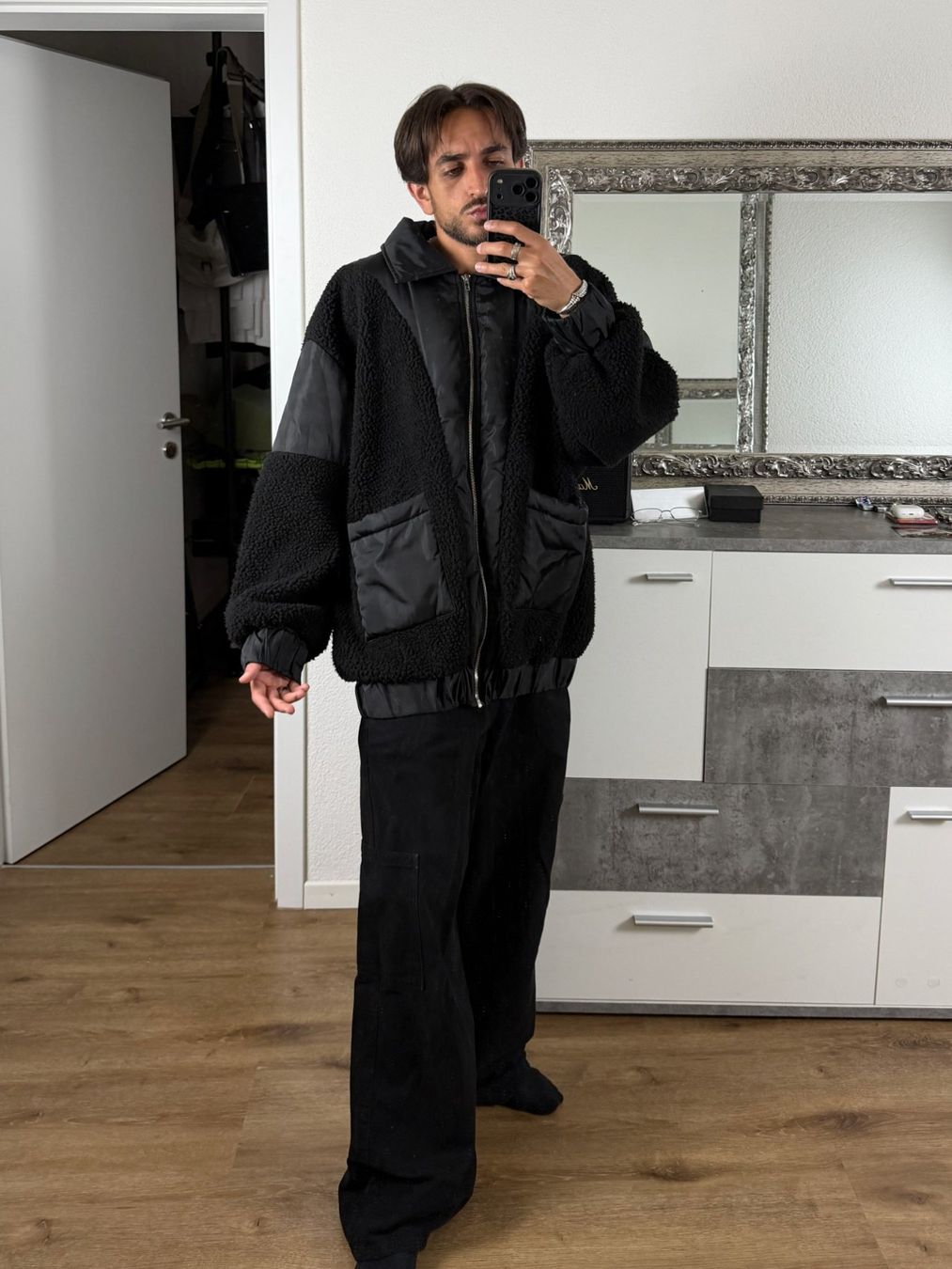 Giacche: Black Oversized Fleece Bomber Jacket – Usato da Biel/Bienne venduto da sami0788480082 1