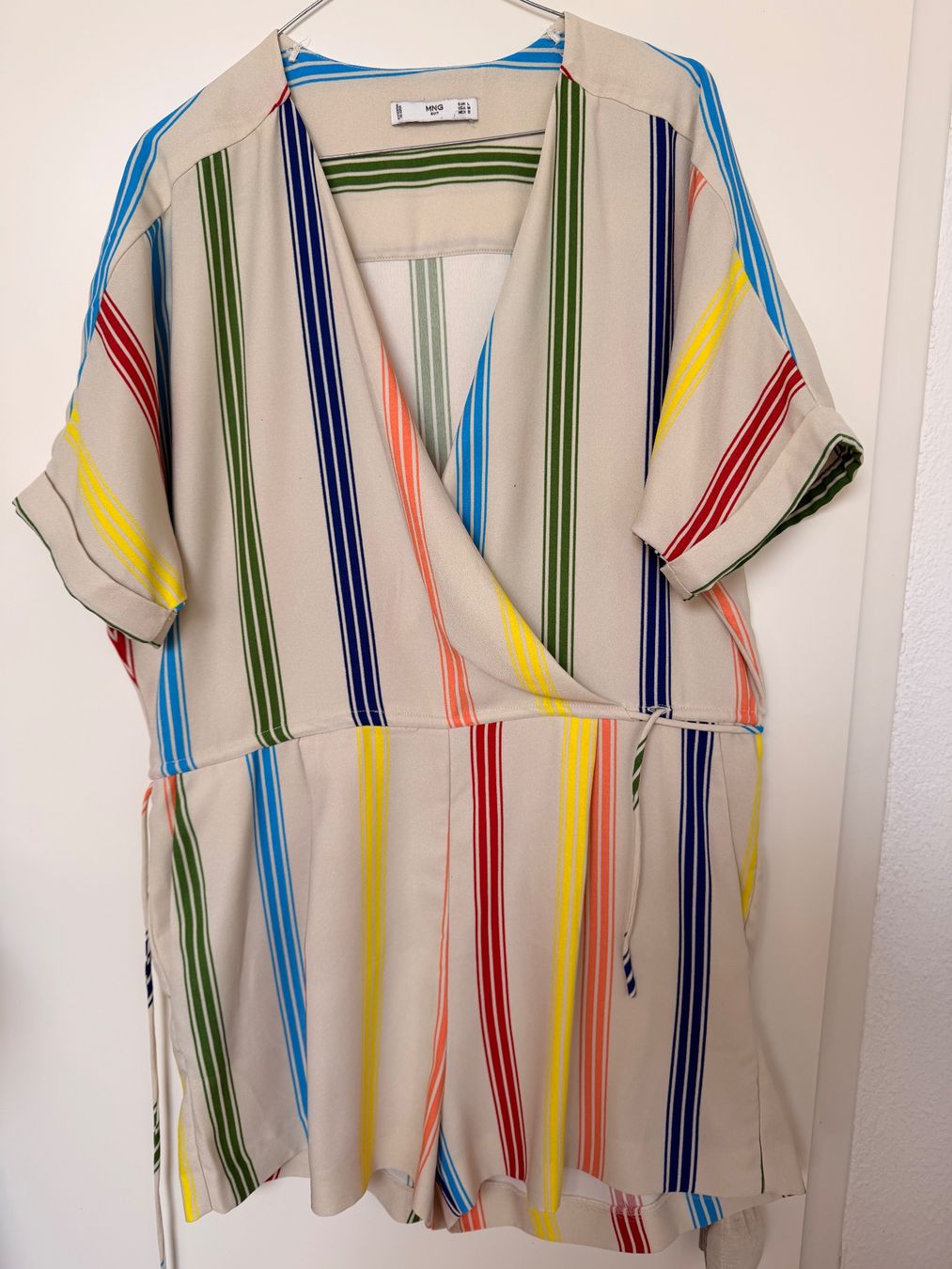 Mango Jumpsuits: Kurzer Overall - Marke: MNG - Grösse: L – D'occasion à Würenlos par Abracadabra26