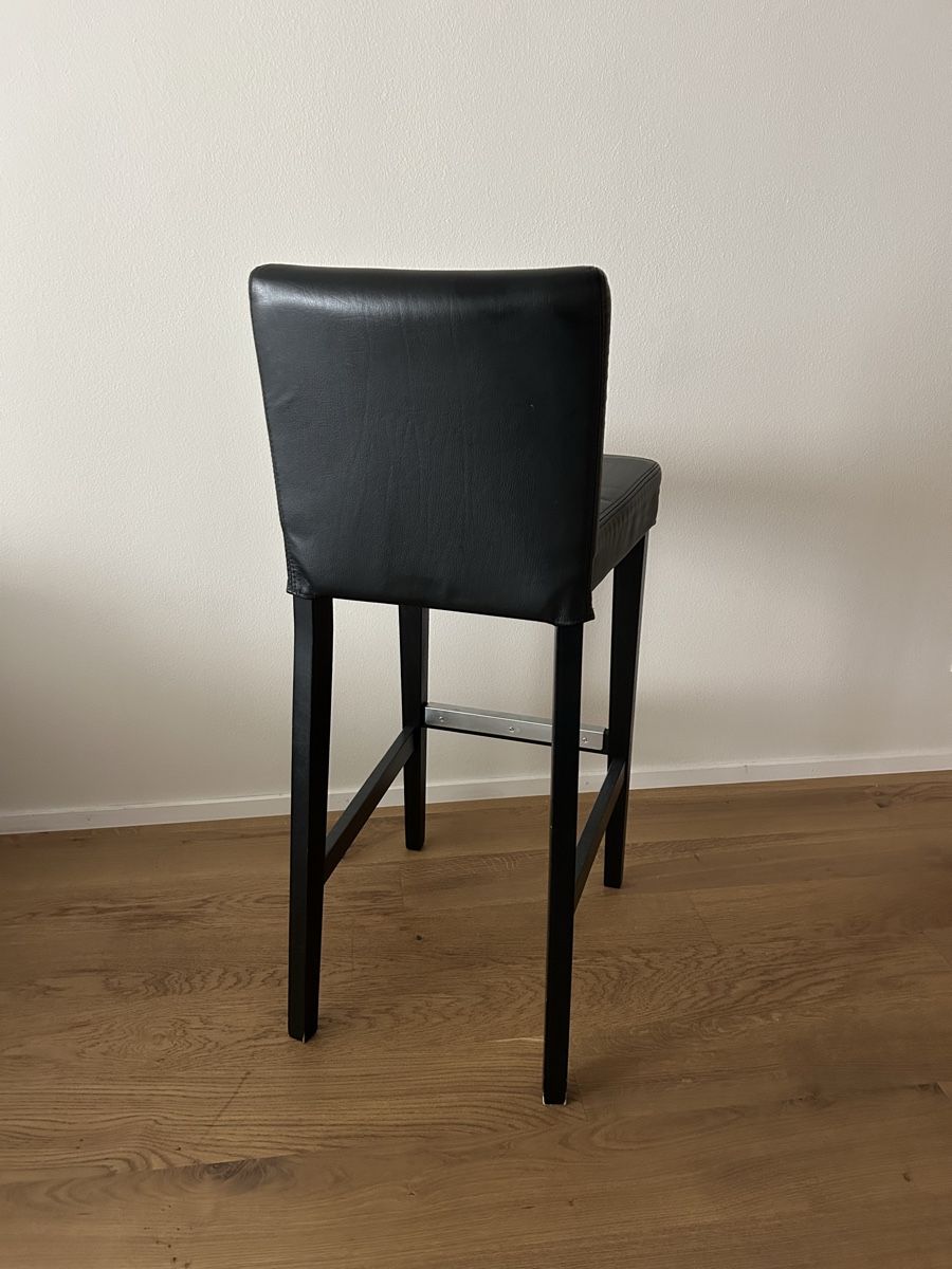 Ikea Sgabelli: 2x IKEA BERGMUND Barhocker schwarz – Usato da Bern venduto da lis_6pbv 2