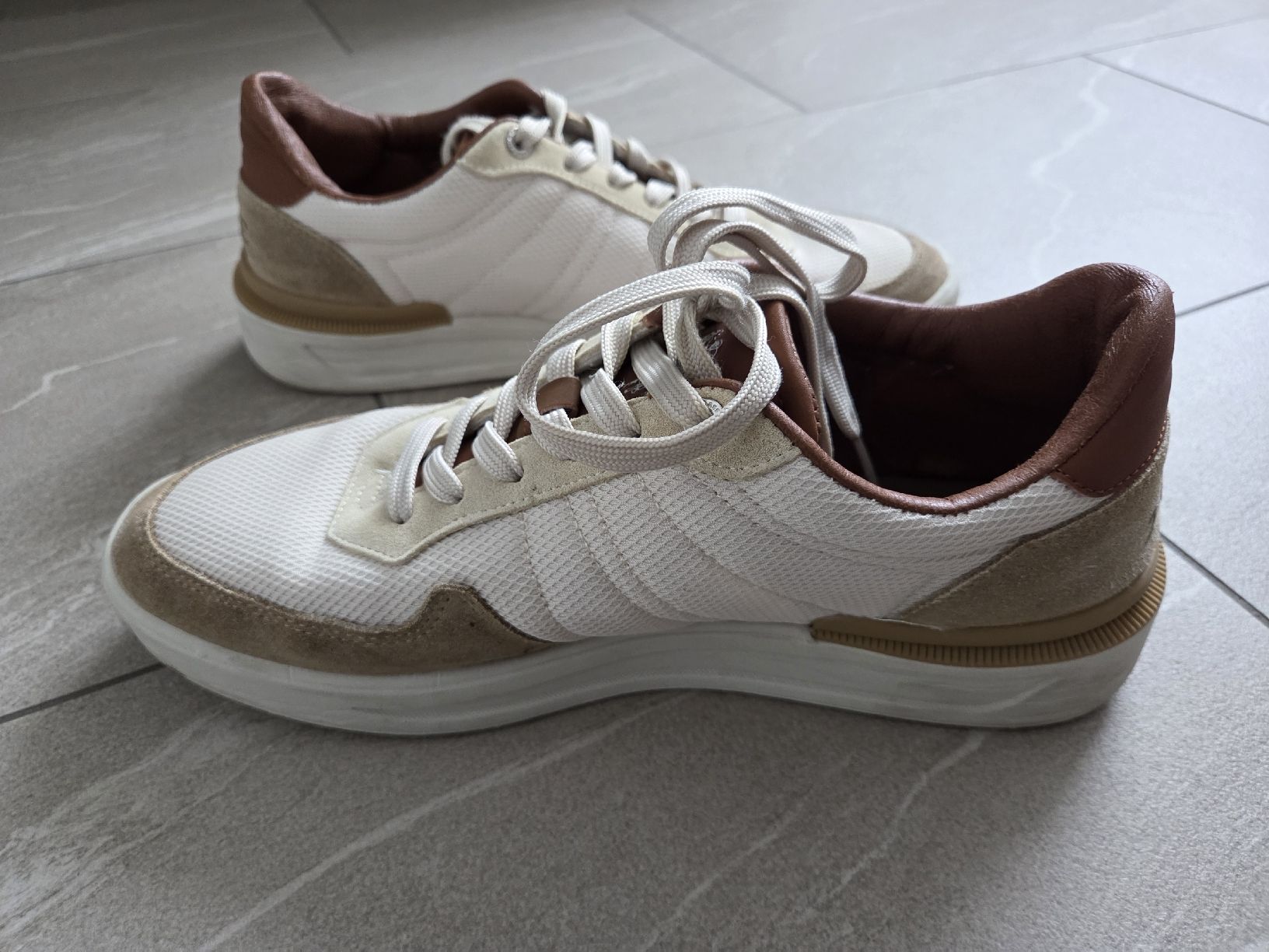 US Polo Scarpe da uomo: U.S. Polo Assn. Herren Sneaker, weiss-braun, Gr. 44, top – Usato da Wetzikon ZH venduto da mar_8jrl 2