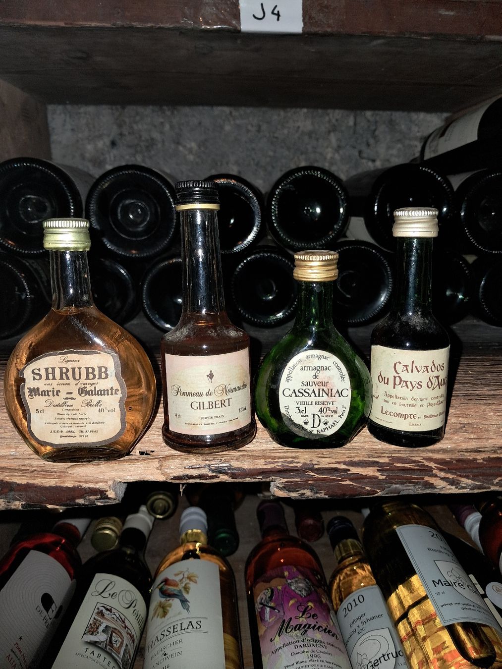 Spiritueux: Lot de 4 mignonnettes d'alcools fort – Neuf avec emballage d'origine à Le locle par juliensaran