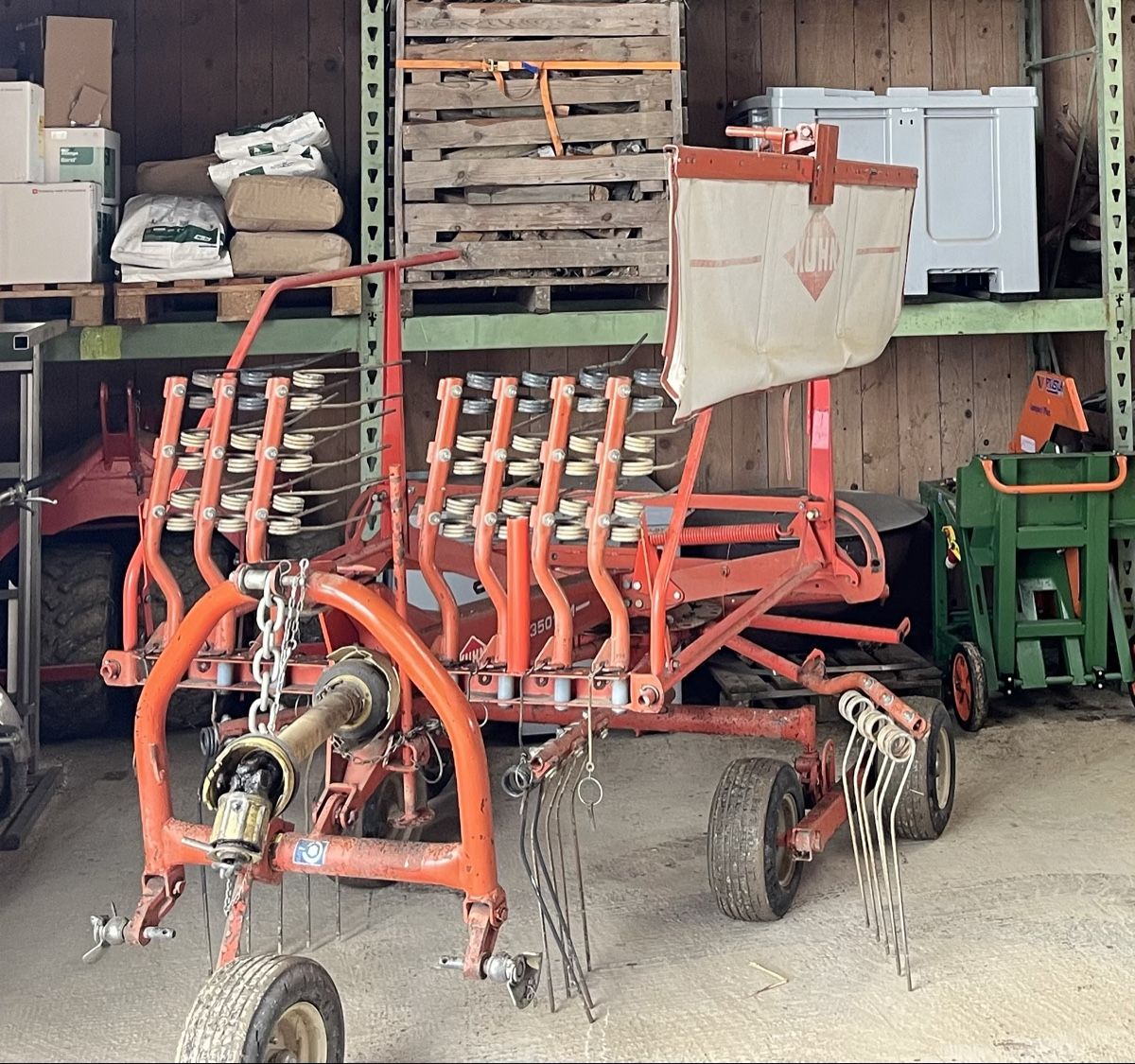 Kuhn Raccolta foraggio grezzo: Kuhn Schwader – Usato da Kilchberg BL venduto da ben_5qdy