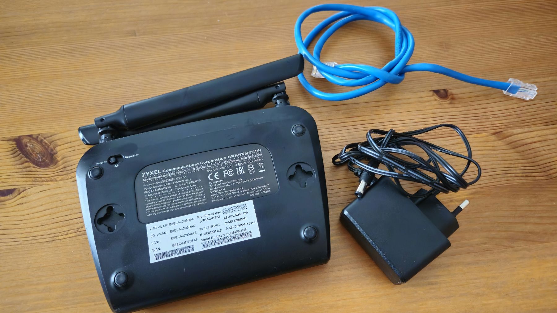 Zyxel Modem & Router: WLAN-Router Zyxel NBG6515 – Usato da Neunkirch venduto da shortina 2