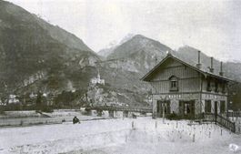 Raron  VS  -  Bahnhof - Station und Dorfpartie   anno 1878