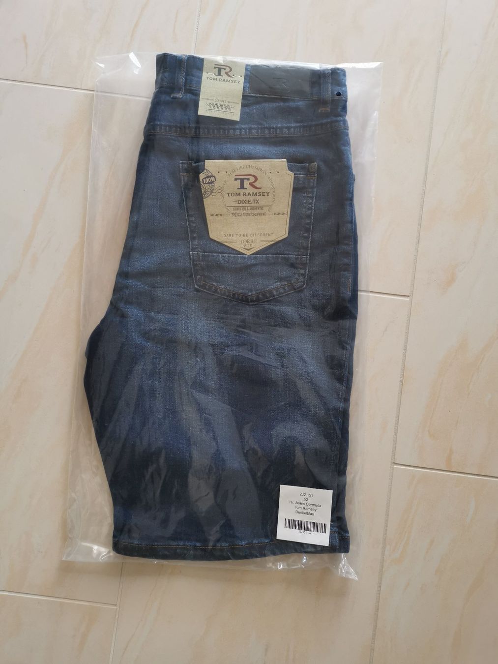 Jeans: Herren Jeans Bermuda Gr. 52 – Neu und originalverpackt aus Dornach von Hei50
