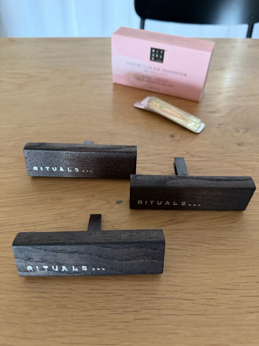 Rituals Spray per ambienti: 3x RITUALS Auto Lufterfrischer Holder +1x Refills Cherry – Nuovo (secondo la descrizione) da Rudolfstetten venduto da Coile 5