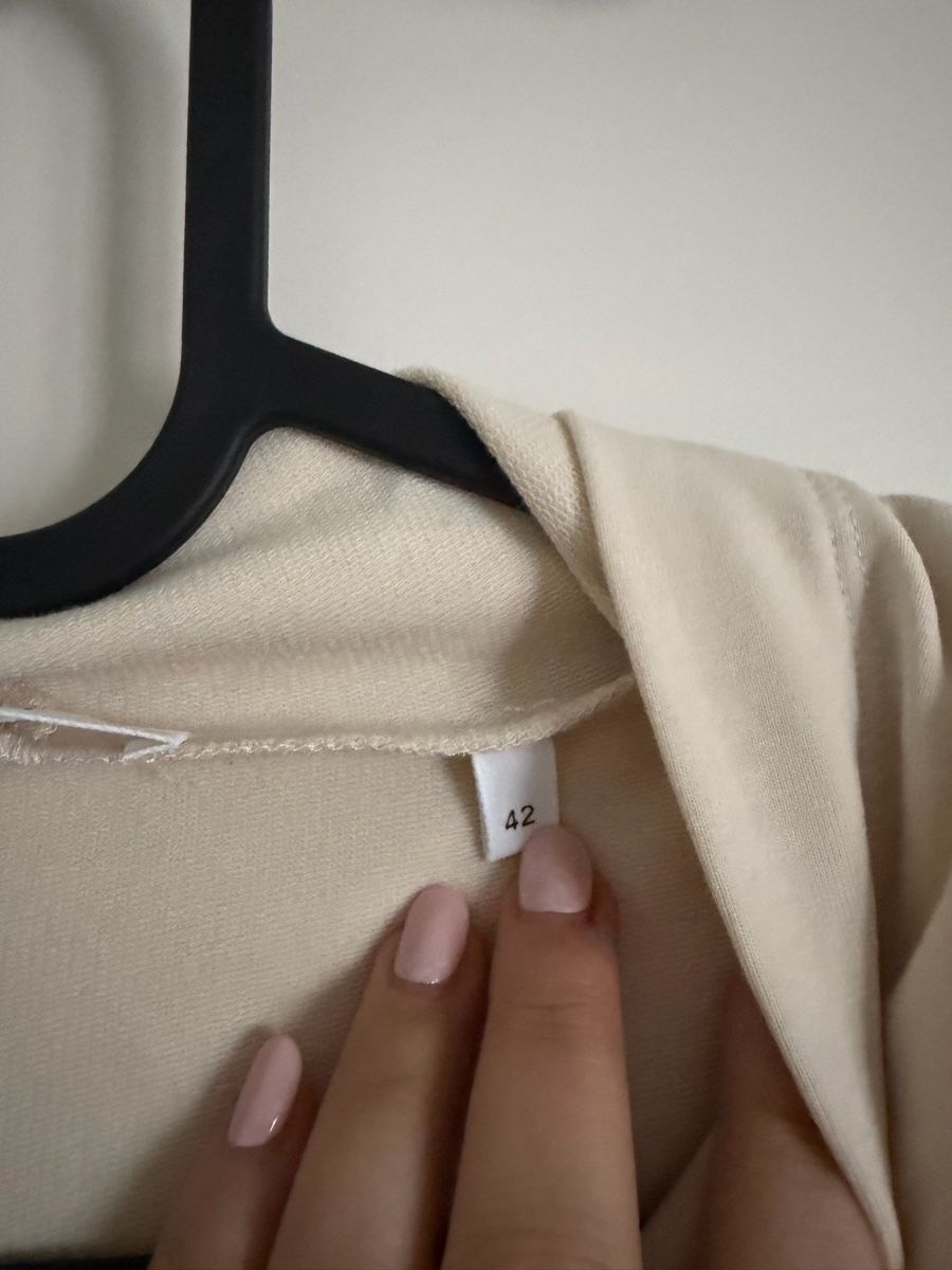 Opus Jacken: Opus Jacke, beige, Grösse 42 – Gebraucht aus Langnau am Albis von Schneeflocke92 2