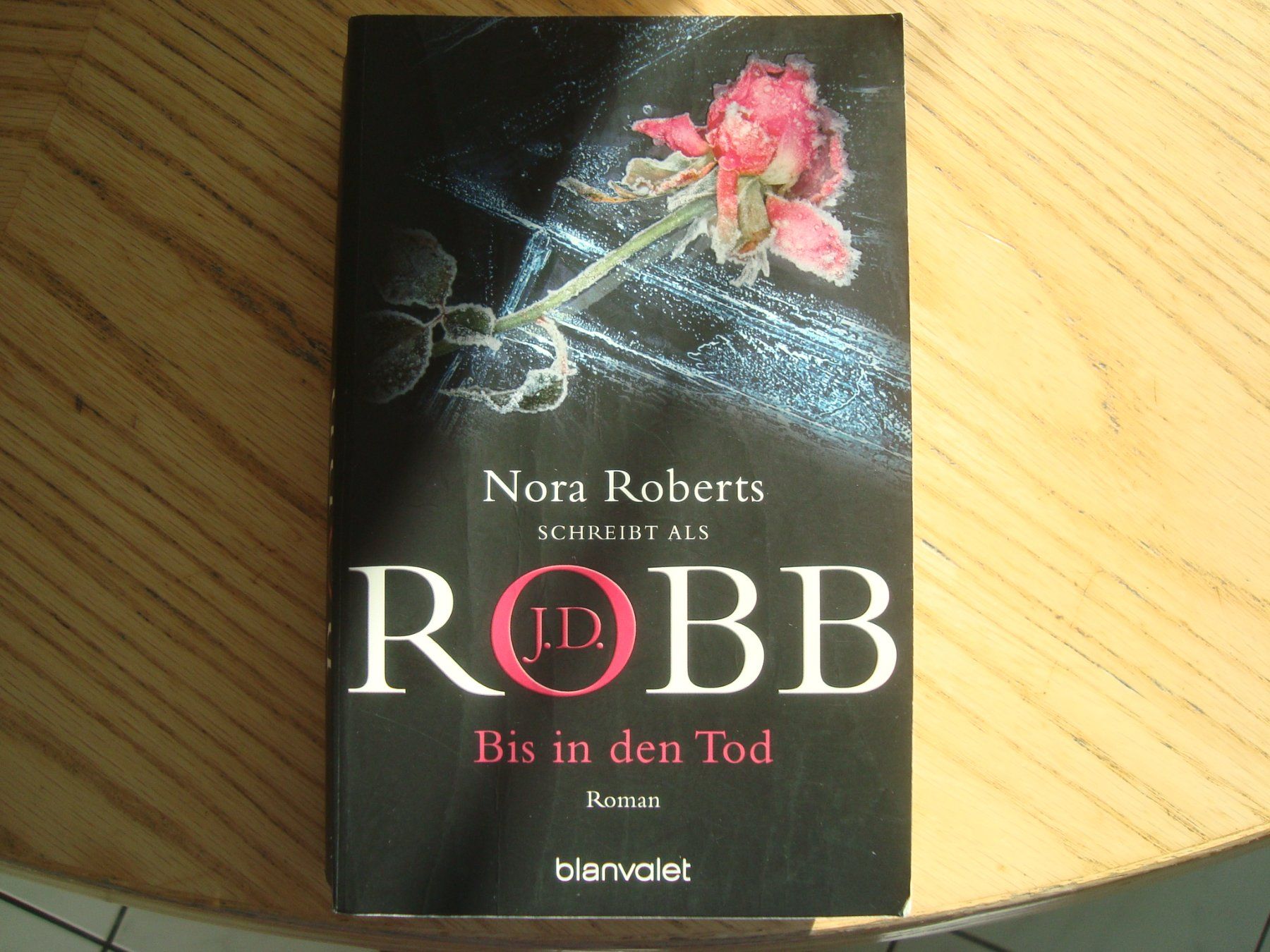 Libri: J.D. ROBB (3 Bücher) – Usato da Aesch LU venduto da wysshan 3