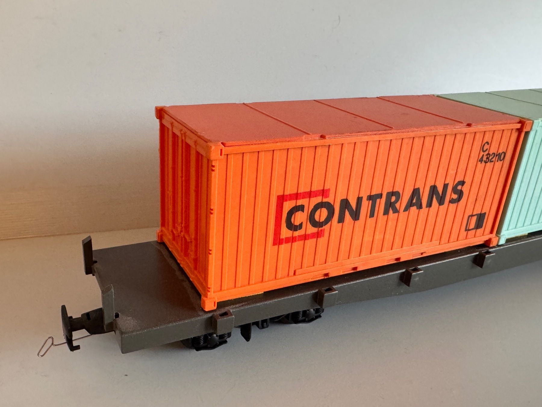 Fama Modelleisenbahnen: FAMA UTZ Container Wagen Spur 0m – Gebraucht aus Bottmingen von Dhaldimann 3