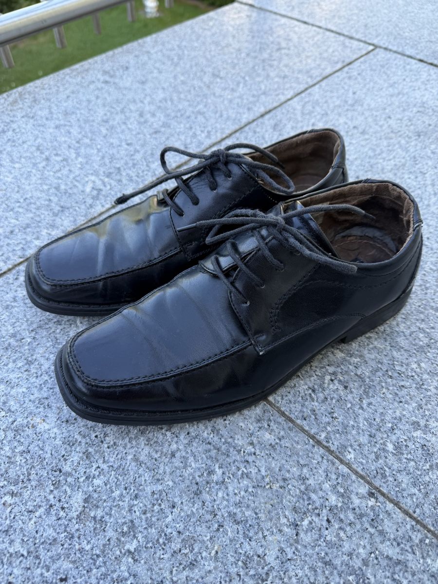 Scarpe da uomo: Elegante schwarze Lederschuhe Grösse 40 – Usato da Kriens venduto da sch_v6nl